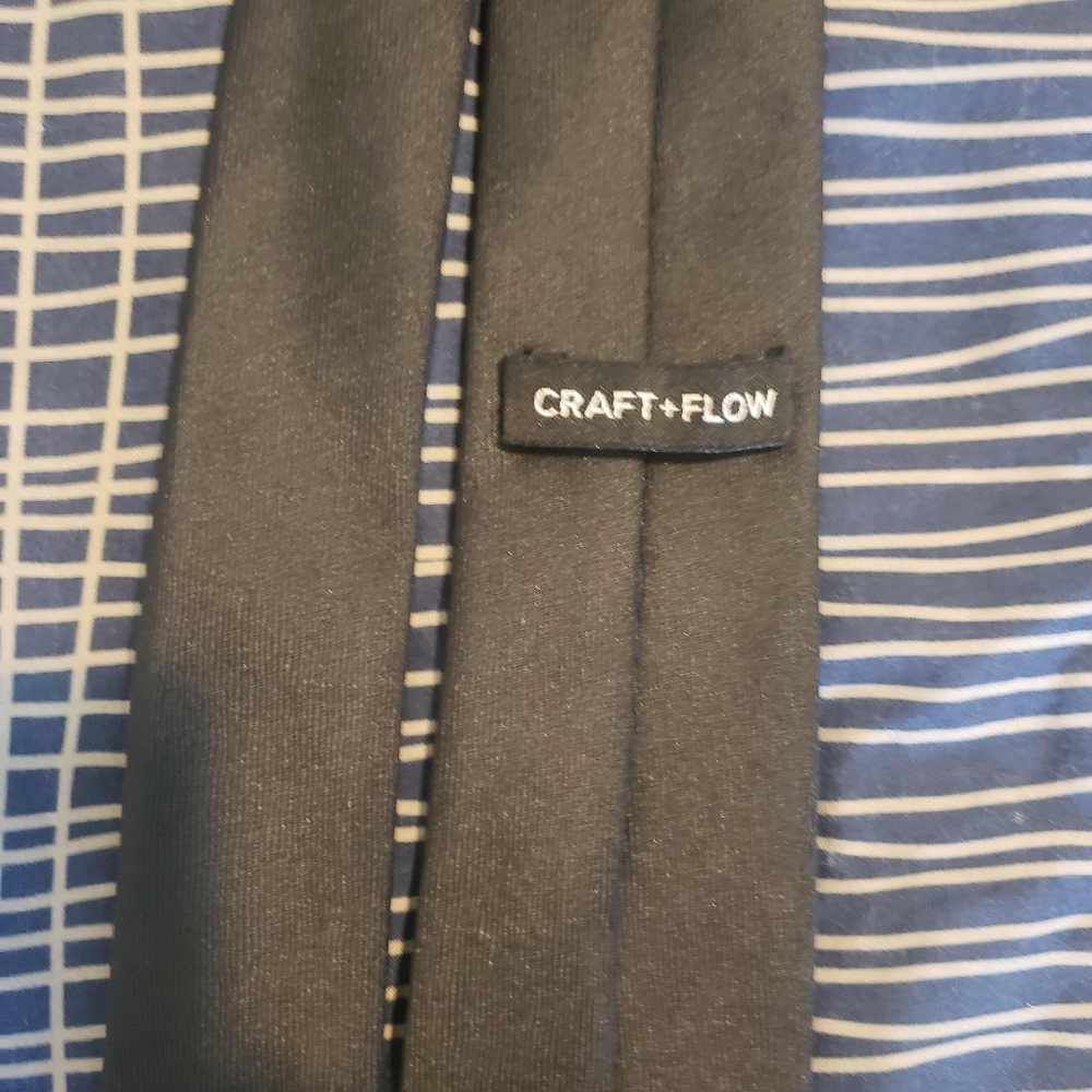 Vest - Picture 7 of 8